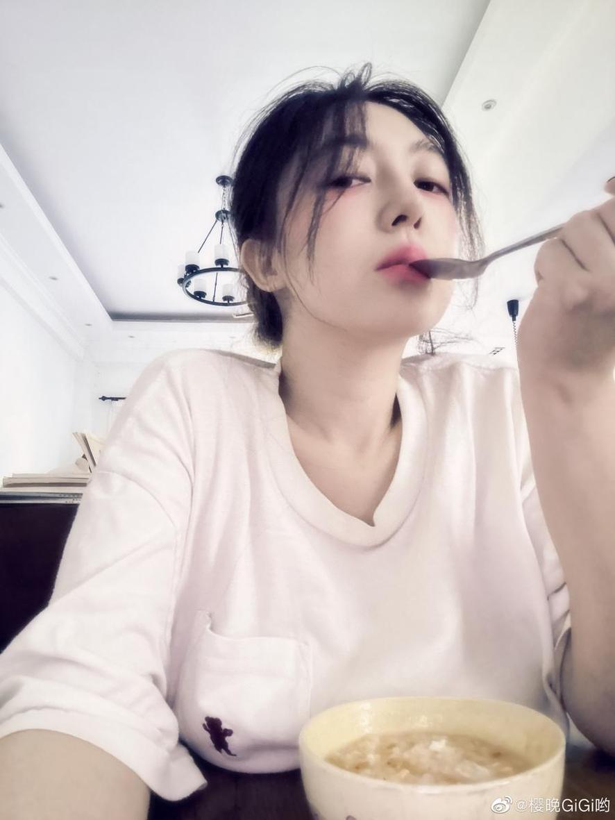 樱晚gigi下雨天下,cos合集来袭!惊艳造型令人惊叹。 - 春奈亭