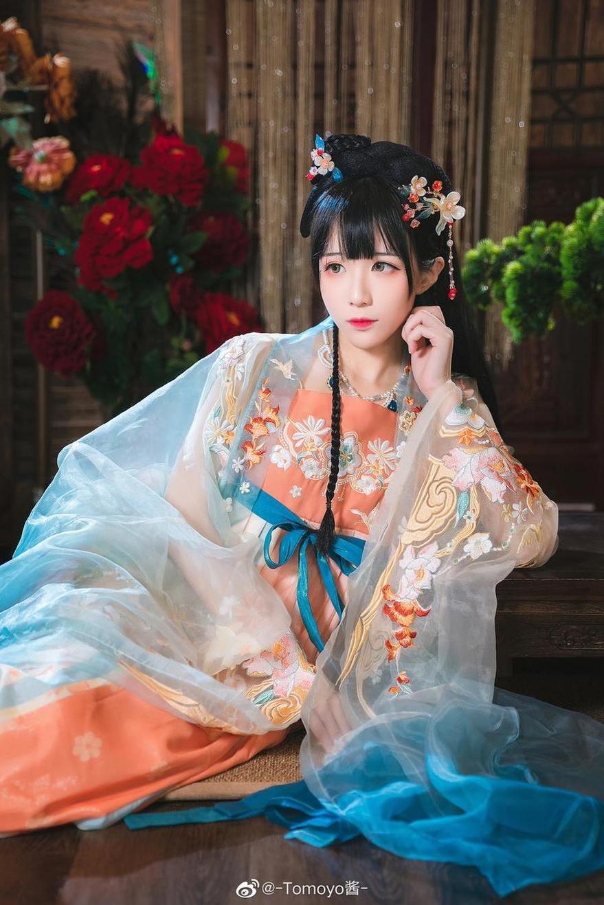 Tomoyo酱猪油膏的图片都是精华！来一套图包尽享cos美照