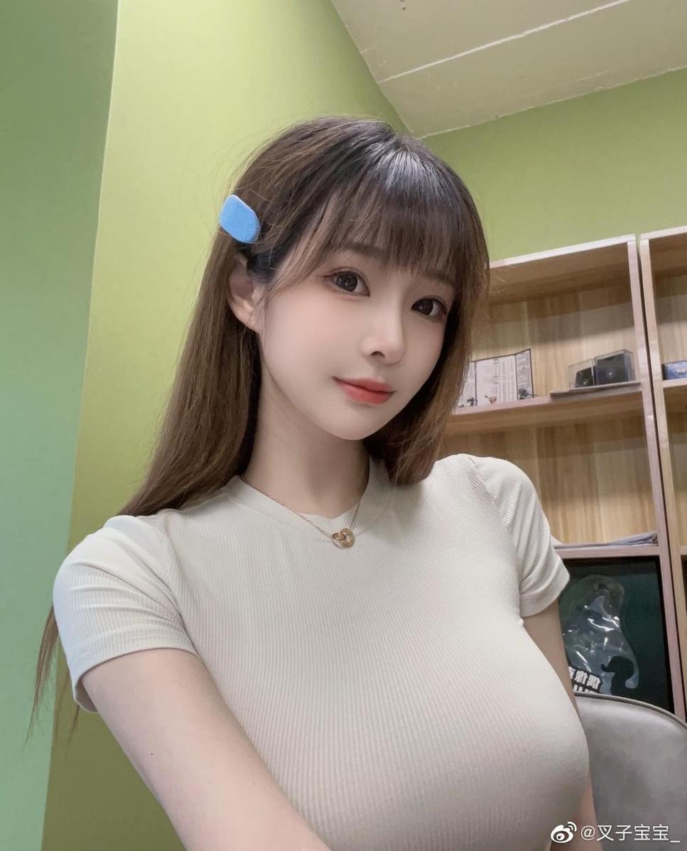 叉子宝宝 风靡网络的叉子宝宝cos逆水寒九灵cos,燃情演绎角色精彩人生