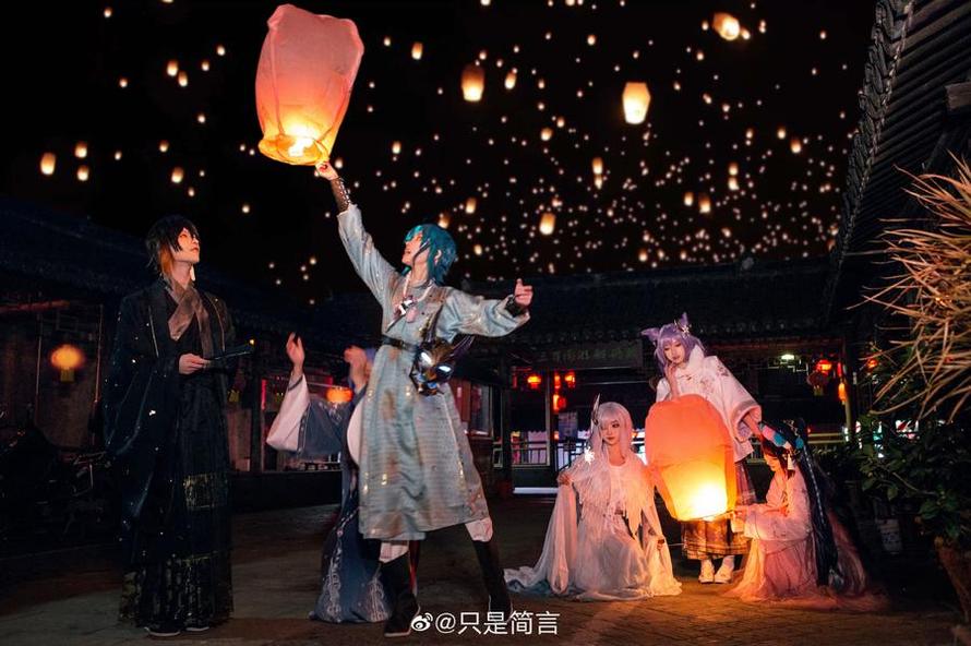 只是简言 只是简言cos:原图打造美丽图包