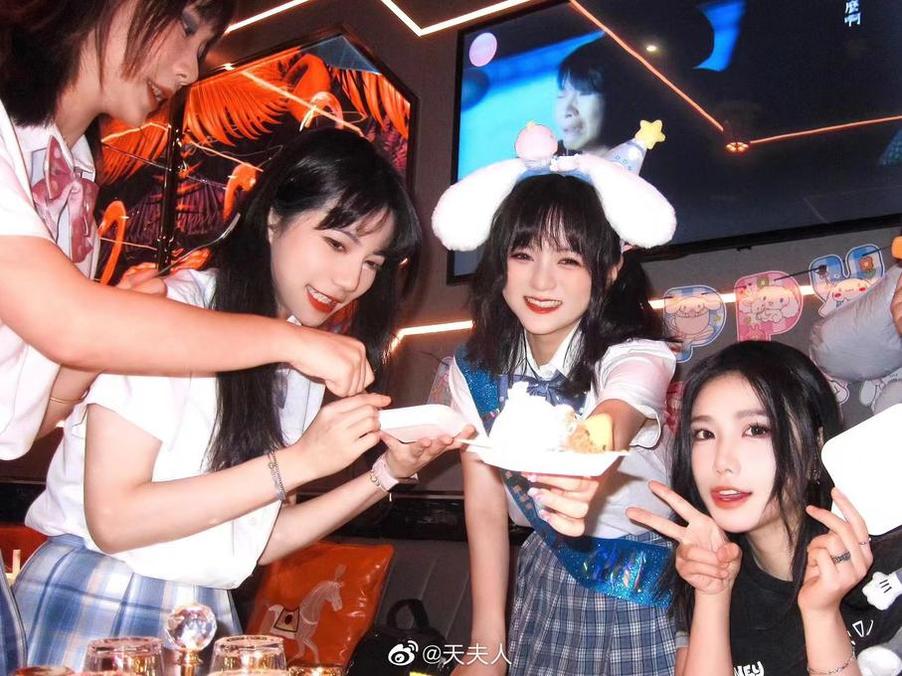 天夫人 星光闪耀,黑魔导女孩cos天夫人cos作品独家公布