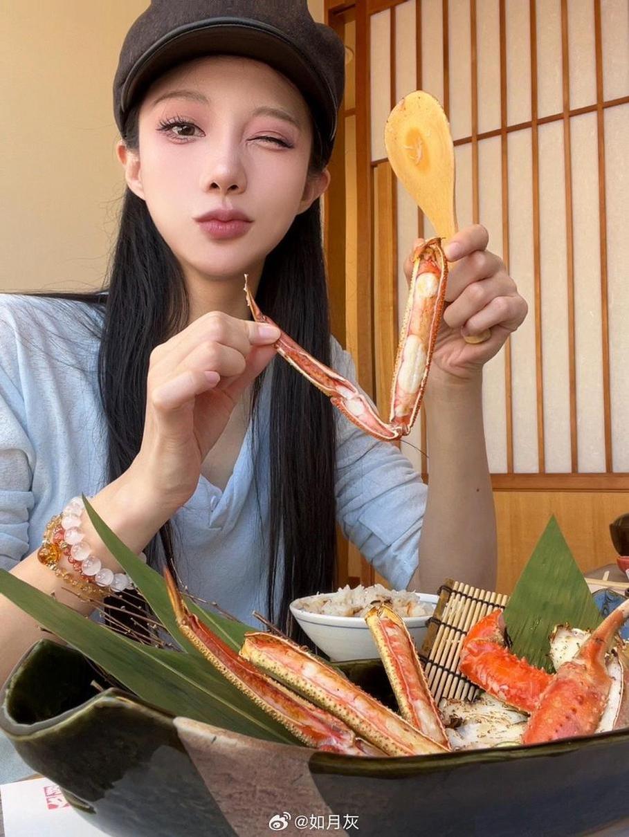 更新cos作品：永劫无间女角色cos如月灰的全新造型