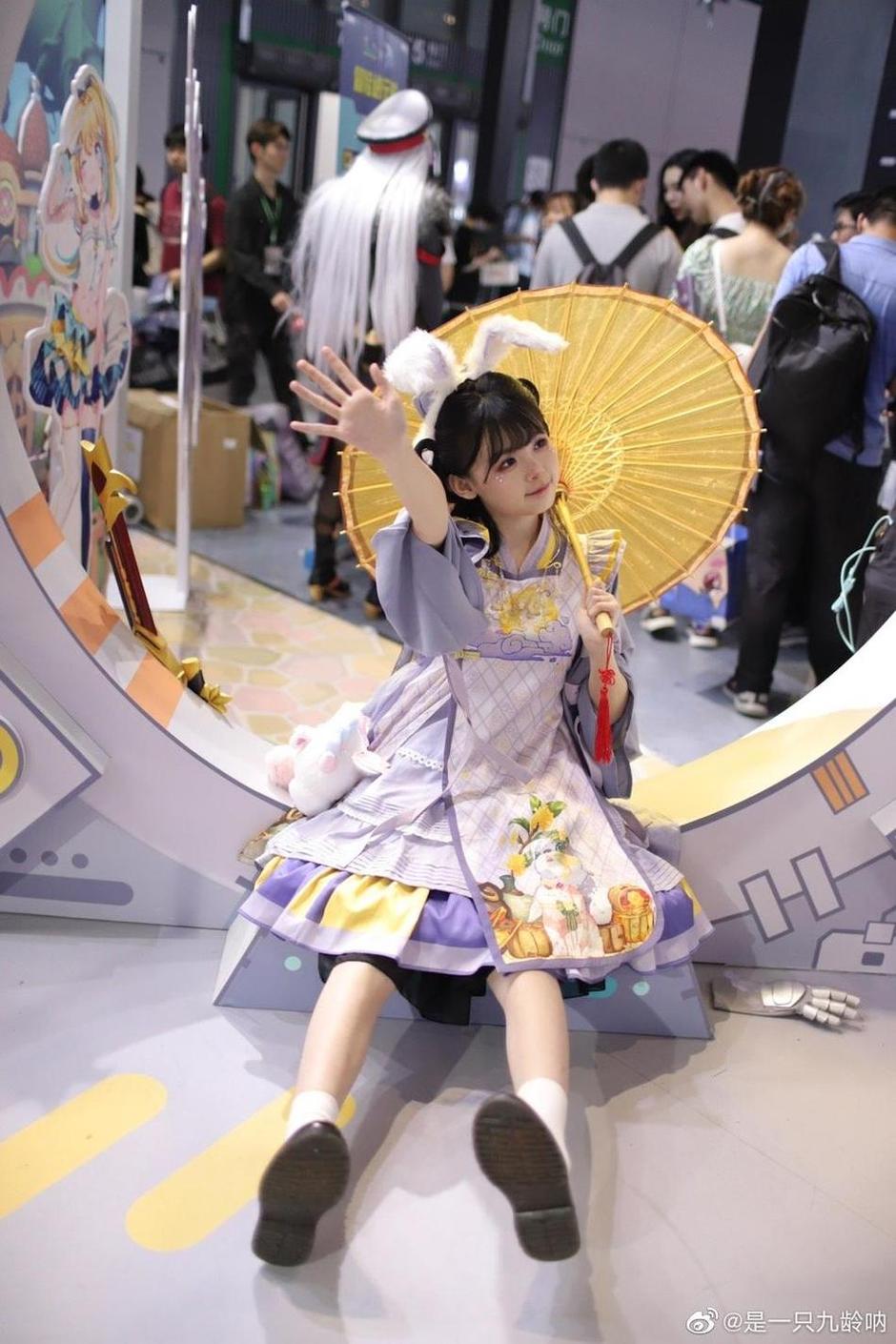 是一只九龄cos娜可露露，献上最火热的图片更新