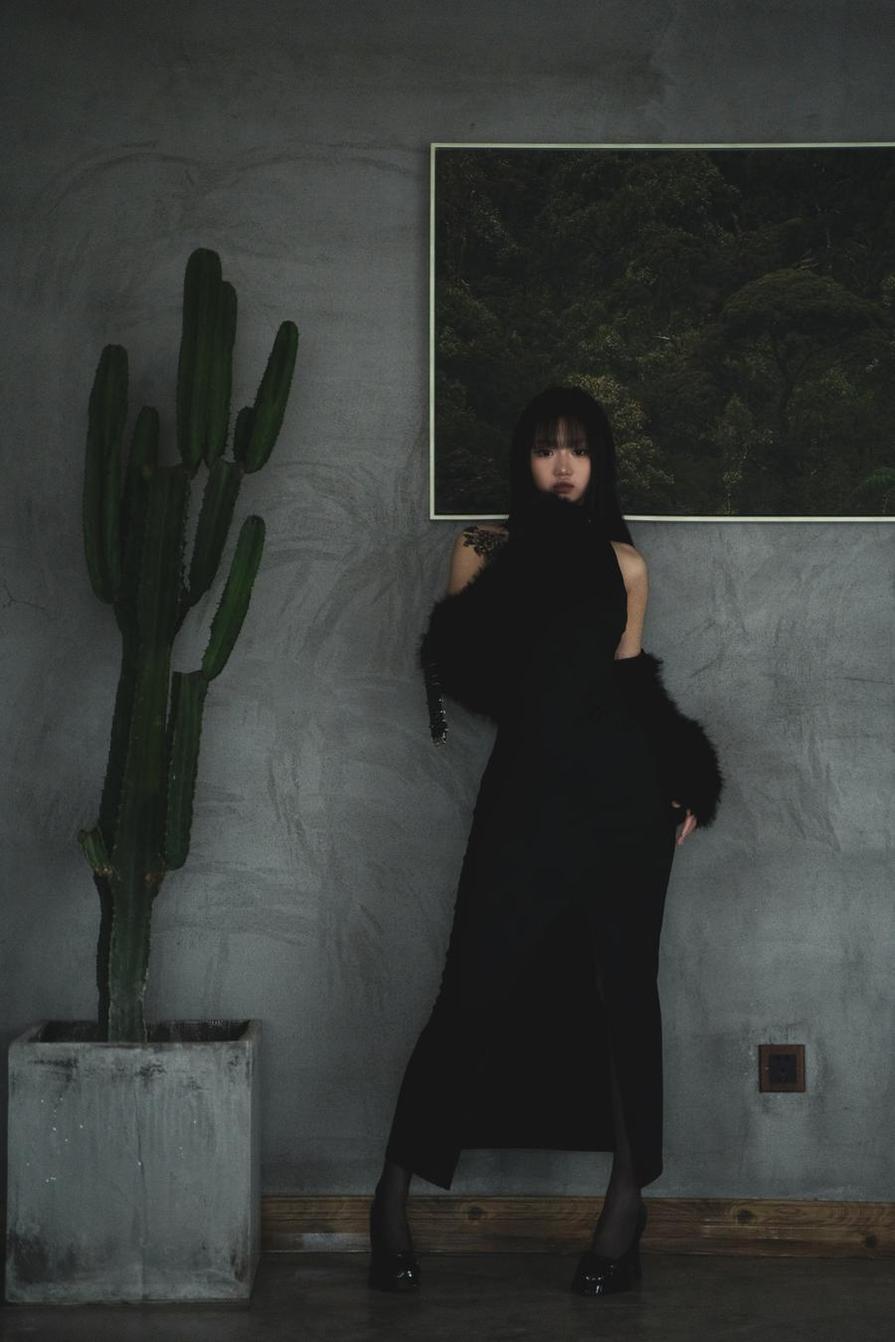 柒柒要乖哦 柒柒要乖哦jk展现华丽妆容,原图摄影一组。