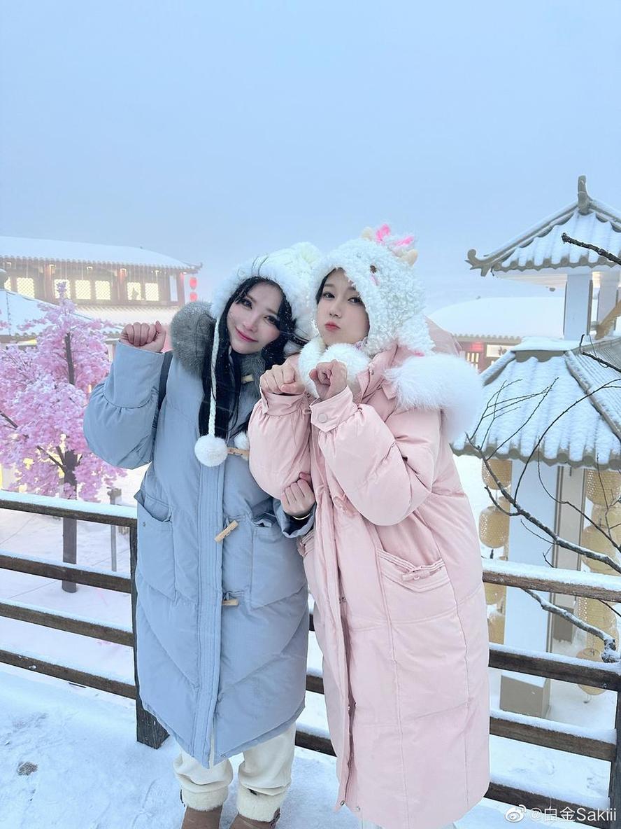 白金saki 当红cos博主白金saki,献上最新美图合集