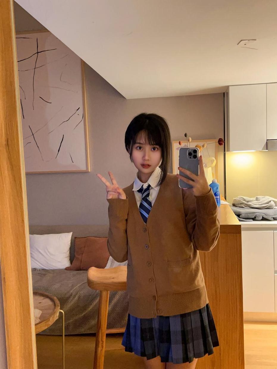 萌芽儿 忧郁少女的萌芽儿图包,跟她一起忧伤吧~